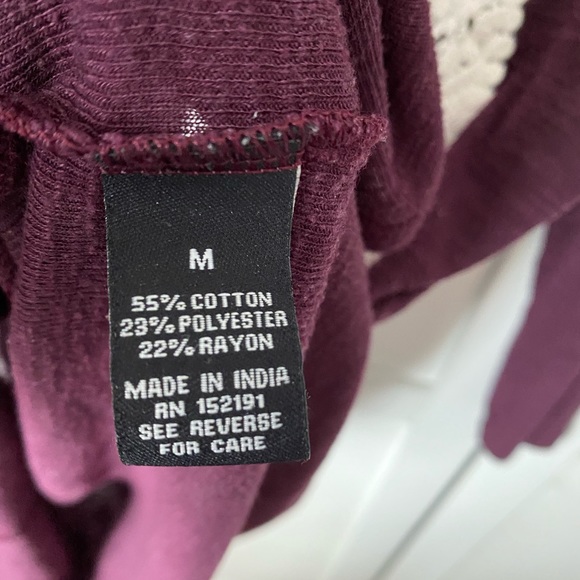 Go Wild top mid sleeves. Pocket in front. Size Med. - Picture 5 of 7